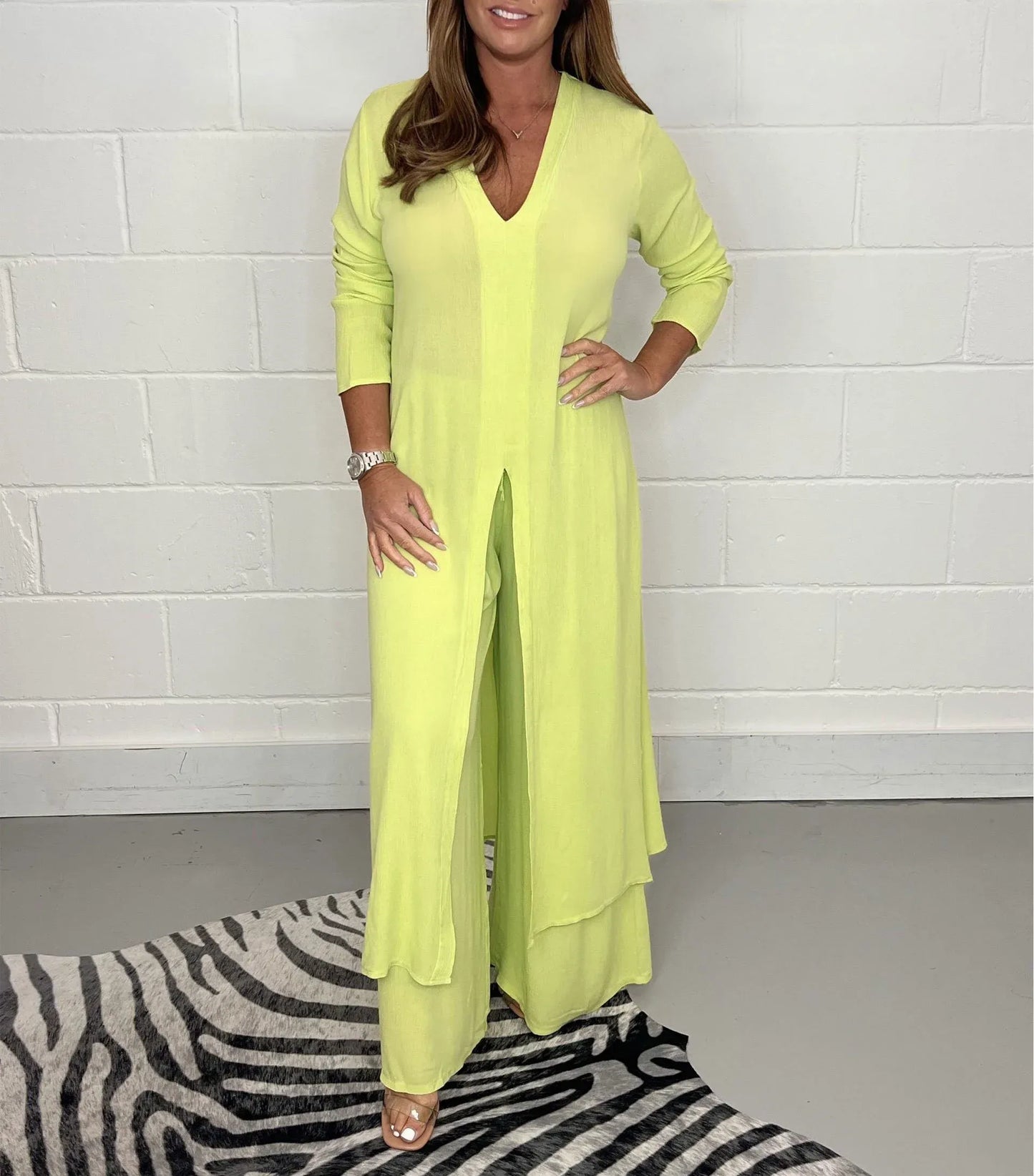 Women’s Coordinated Set – Relaxed Fit – V-Neck Top – Front Slit – Wide-Leg Pants – Soft Drape