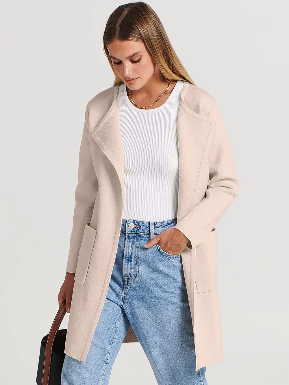 Women’s Coat – Wool Blend – Relaxed Fit – Knee Length – Wide Lapel – Minimalist Style
