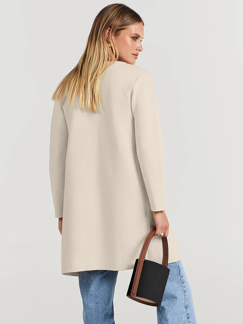 Women’s Coat – Wool Blend – Relaxed Fit – Knee Length – Wide Lapel – Minimalist Style