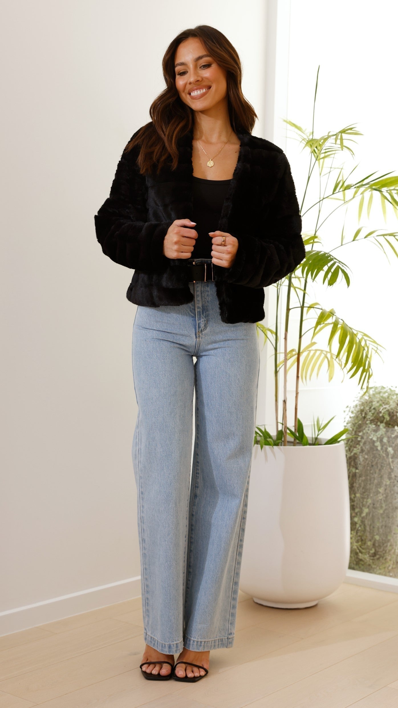 Women’s Crop Jacket – Quilted Texture – Open Front – Structured Fit