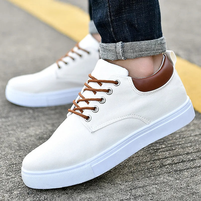 Men’s Low-Top Sneakers – Canvas Upper – Leather Heel – Casual Fit – Lace-Up
