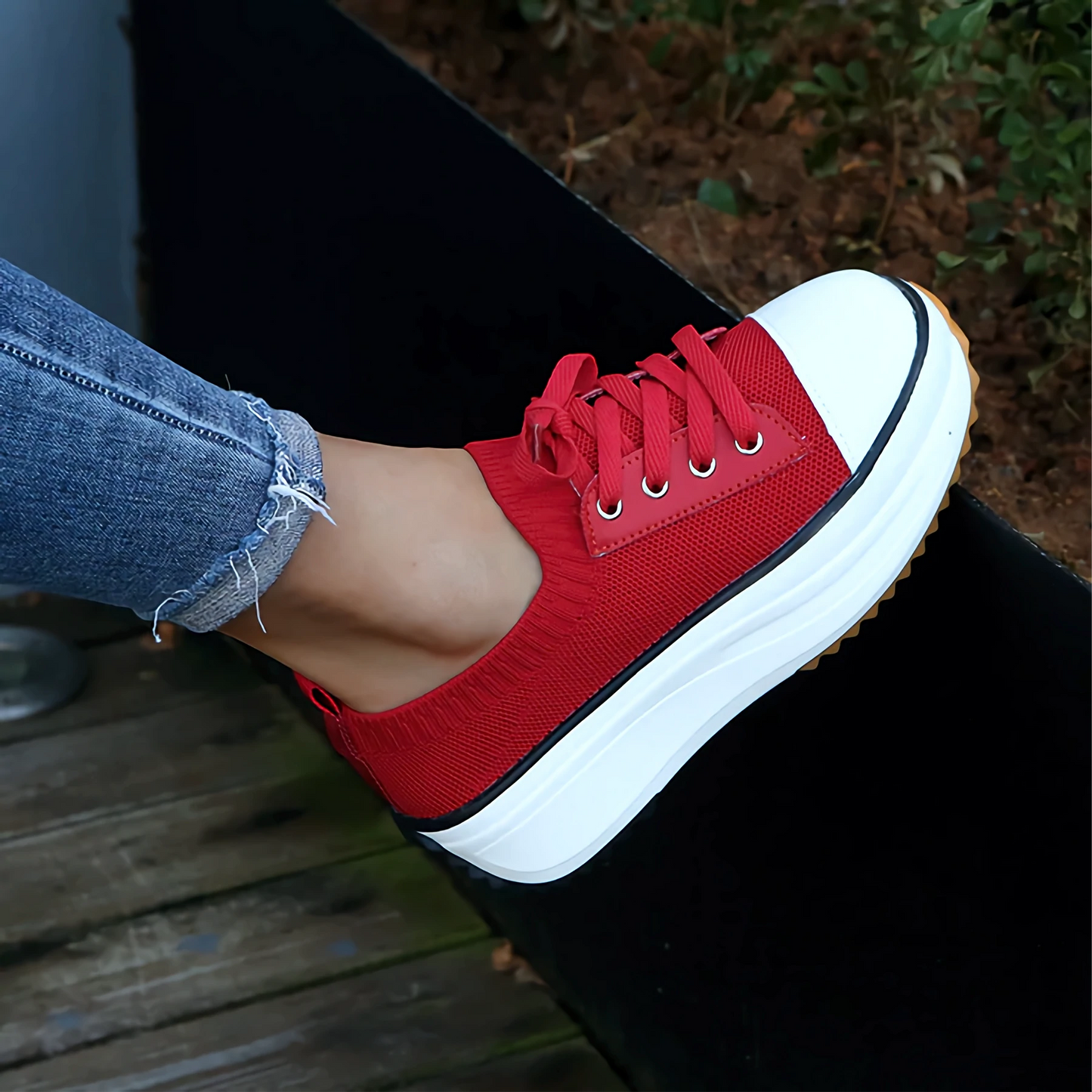 Women’s Sneakers – Platform Sole – Soft Knit Upper – Lace-Up – Casual Fit