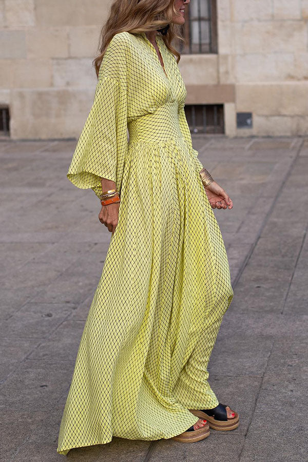 Women's Maxi Dress - V-Neck - Cinched Waist - Flowing Three-Quarter Sleeves - Checkered Pattern
