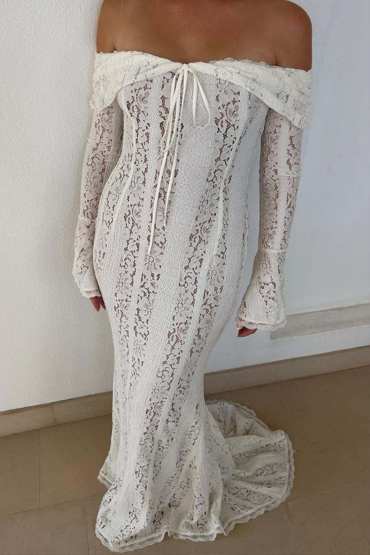 Women’s Maxi Dress – Lace Fabric – Fitted Silhouette – Off Shoulder – Long Sleeve
