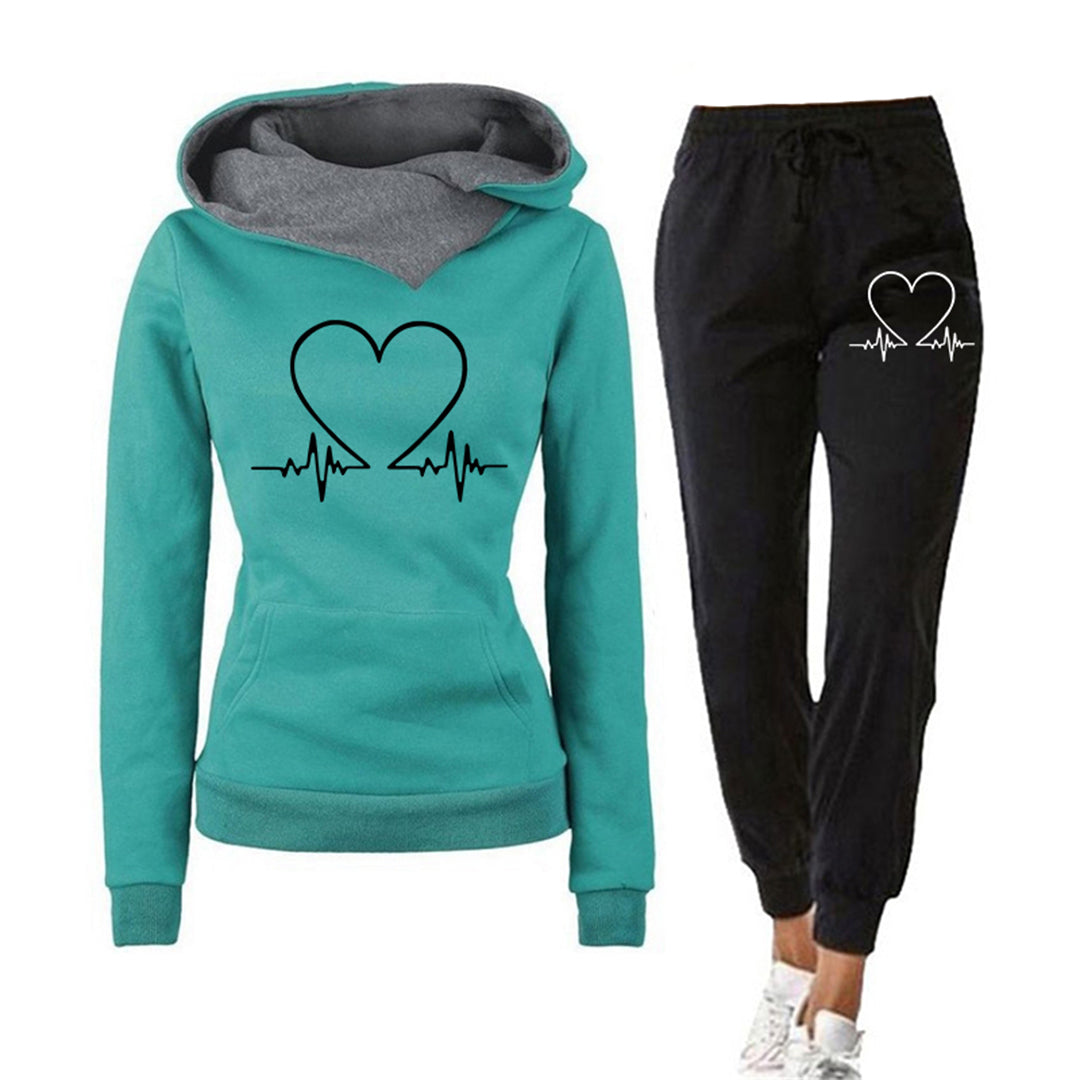 Women’s Jogging Set – Soft Knit – Relaxed Fit – Heart Graphic – Tapered Leg Pants