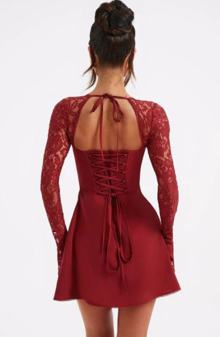 Women’s Mini Dress – Slim Fit – Lace Sleeves – Sweetheart Neckline – A-Line Hem