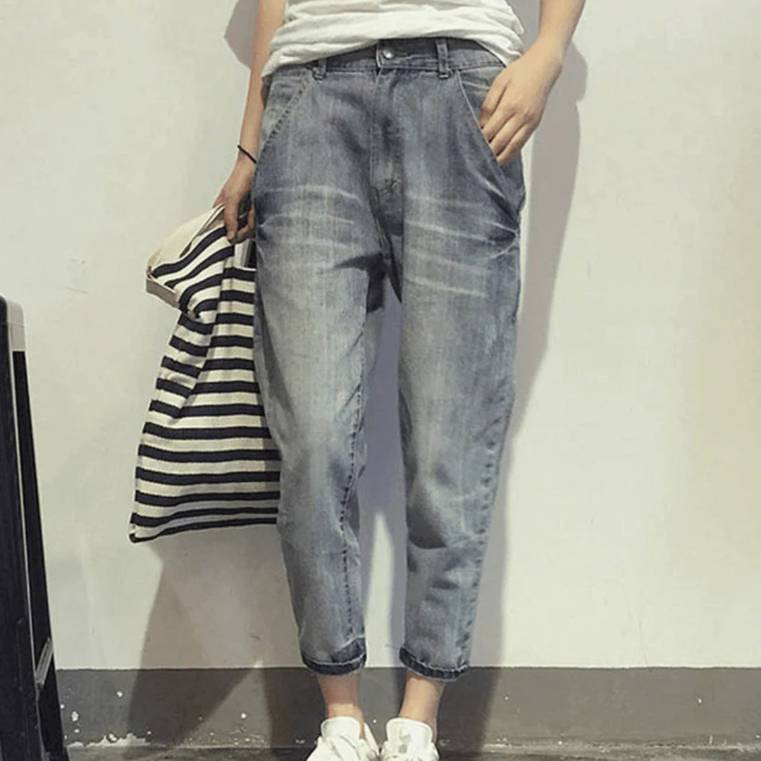 Women’s Cropped Jeans – Soft Denim – Relaxed Tapered Fit – Zip Fly – Casual Style