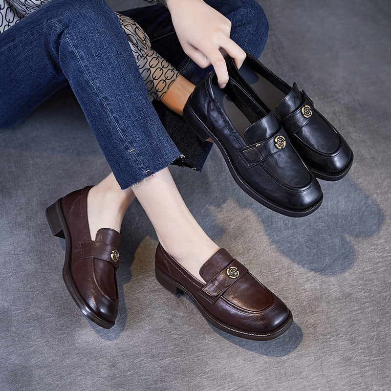 Women’s Loafers – Slim Fit – Leather – Low Heel – Camellia Detail – Moc Toe