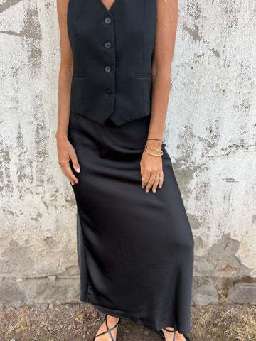 Women’s Two-Piece Set – Tailored Fit – Button-Down V-Neck – Sleeveless Top – Maxi Skirt