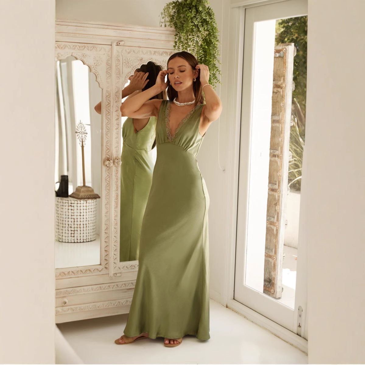 Women’s Evening Dress – Satin Fabric – Slim Fit – Sleeveless V-Neck Lace Trim – Full Length