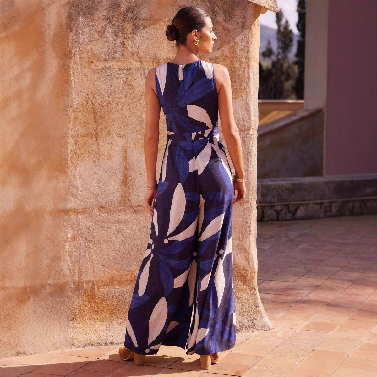 Women’s Jumpsuit – Sleeveless – Wide Leg – Waist Tie – Abstract Print – Full Length