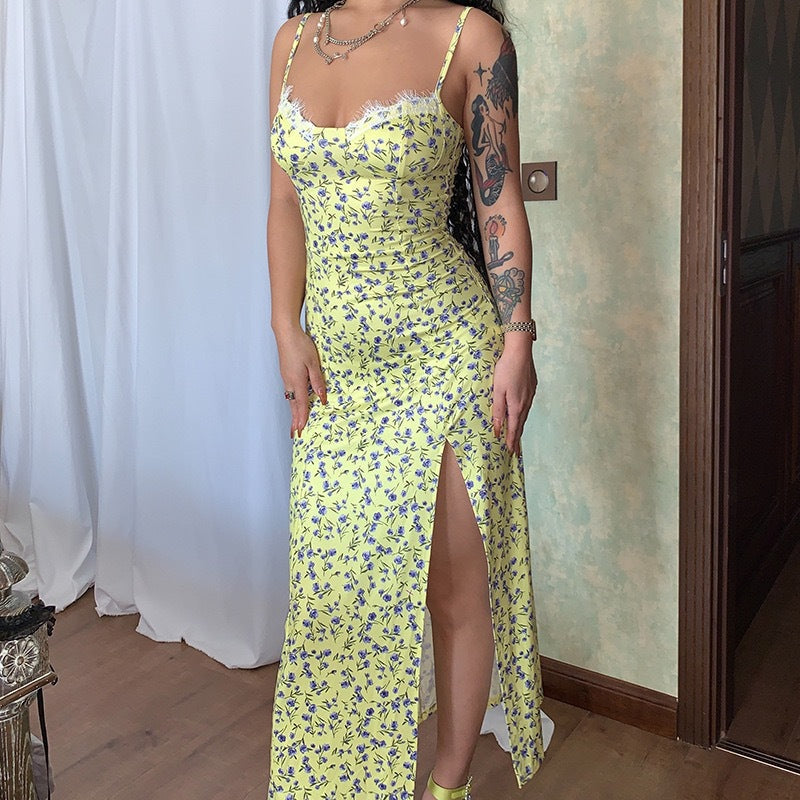 Women’s Midi Dress – Form-Fitting Silhouette – Floral Print – Sweetheart Neckline – Spaghetti Straps – Side Slit