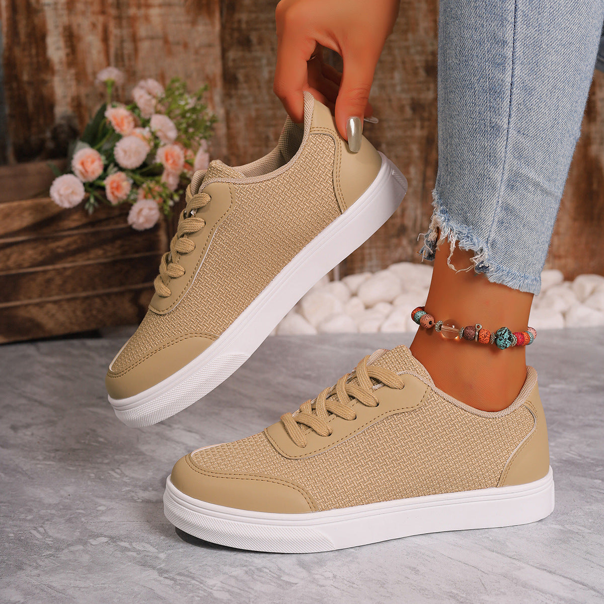 Women’s Casual Sneakers – Breathable Mesh – Cushioned Sole – Low Top Lace-Up