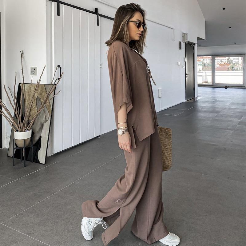 Women’s Two-Piece Set – Relaxed Fit – V-Neck Top – Wide-Leg High-Waisted Pants