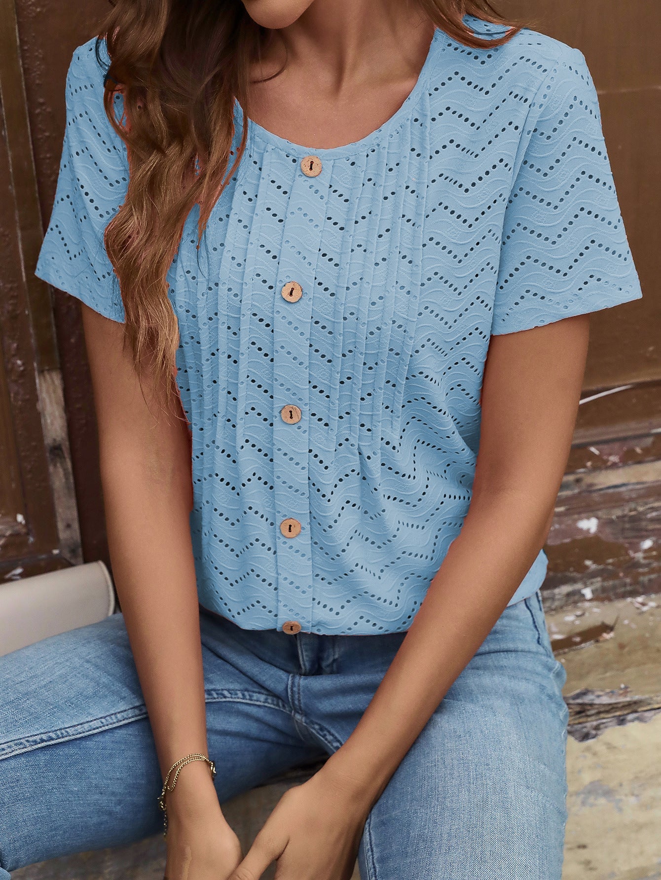 Women’s T-Shirt – Relaxed Fit – Eyelet Detail – Pleated Front – Button Closure – Breathable Blend