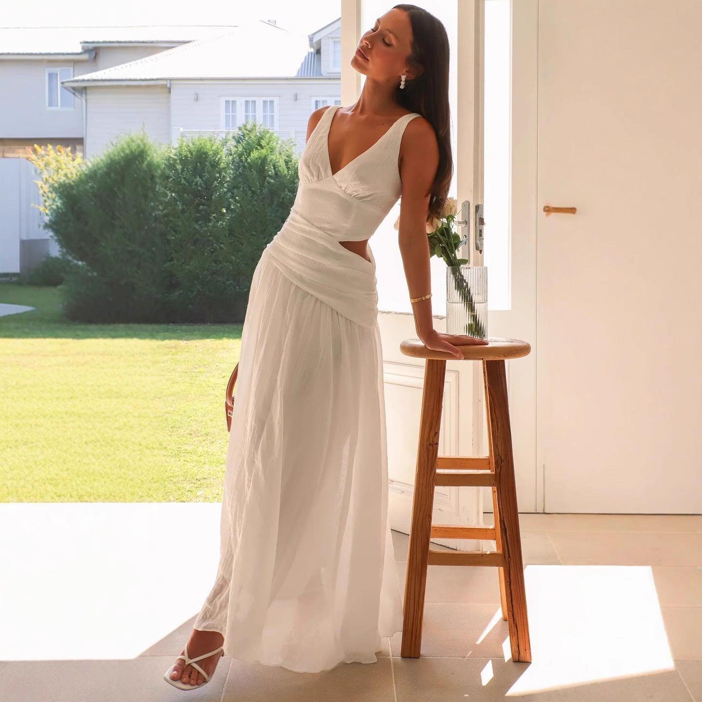 Women’s Maxi Dress – Sleeveless V-Neck – A-Line Fit – Cut-Out Waist – Lightweight Fabric