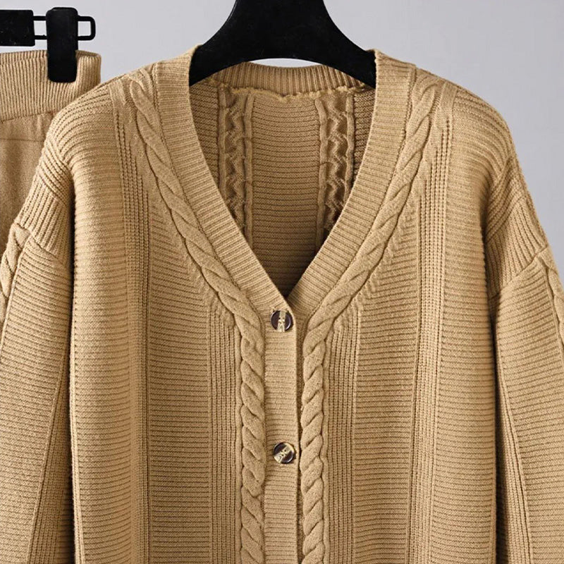 Women’s Knitwear Set – V-Neck Cardigan with Cable Knit – Jogger Pants with Pockets