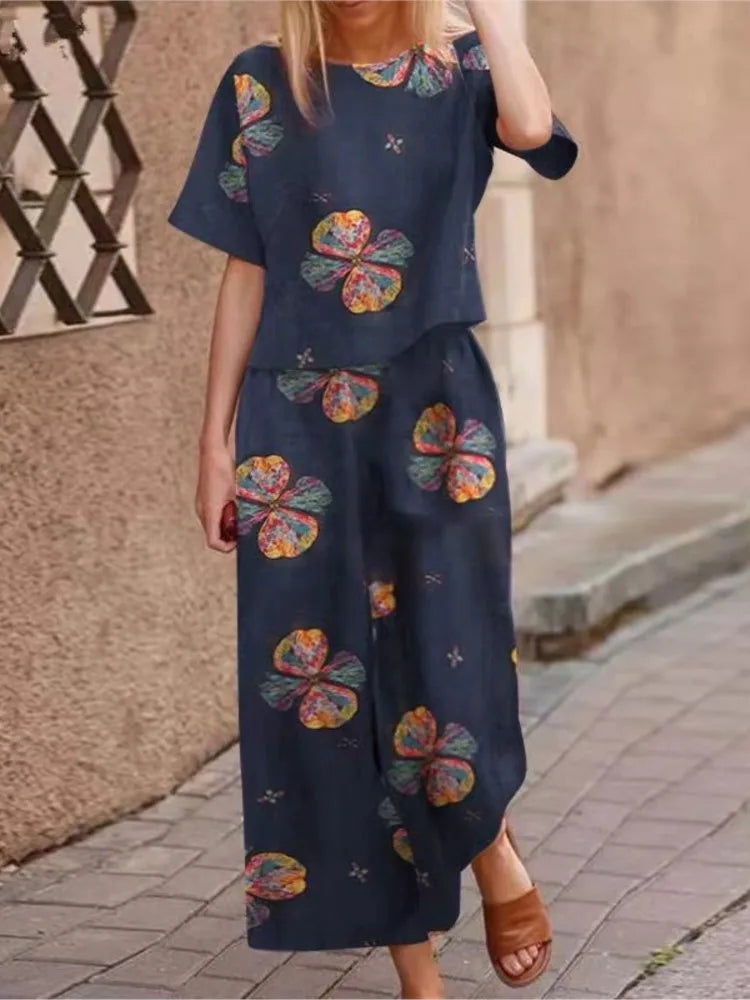 Women's Two-Piece Set - Short Sleeve Top - Crew Neck - Wide Leg Pants