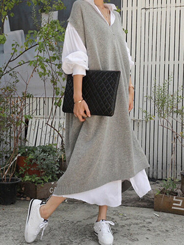 Women’s Pullover Dress – Soft Knit – Loose Fit – Sleeveless V-Neck – Midi Style