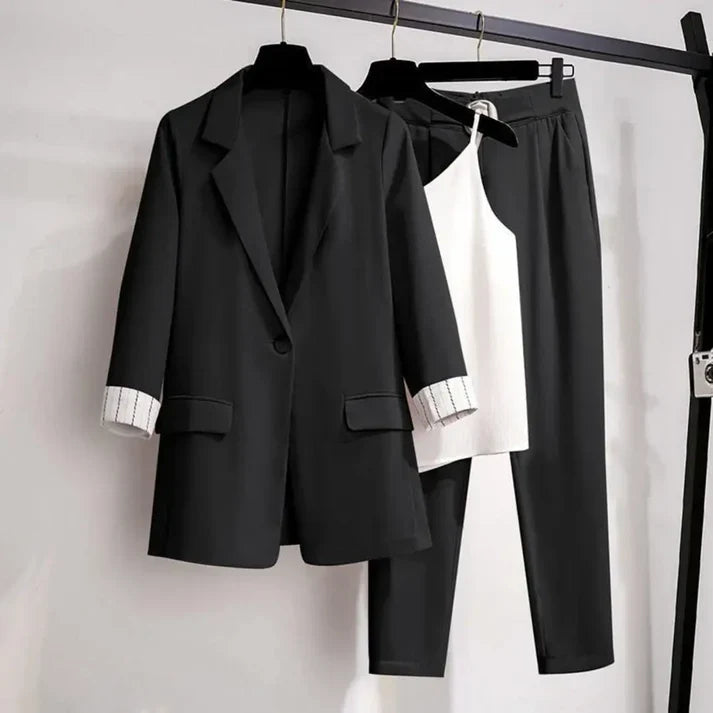 Women’s Three-Piece Set – Structured Fit – Notched Lapel – Single Button – Turned Cuff – Hip Length