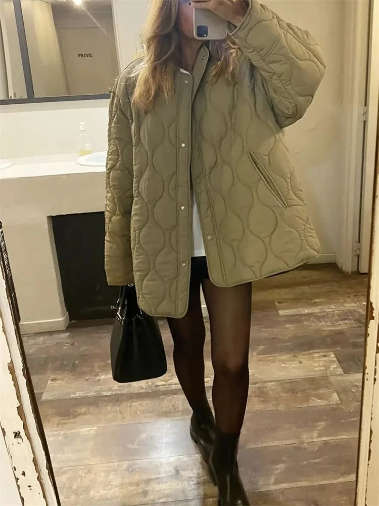 Women’s Quilted Jacket – Oversized Fit – Lightweight Padded – Snap Button Closure