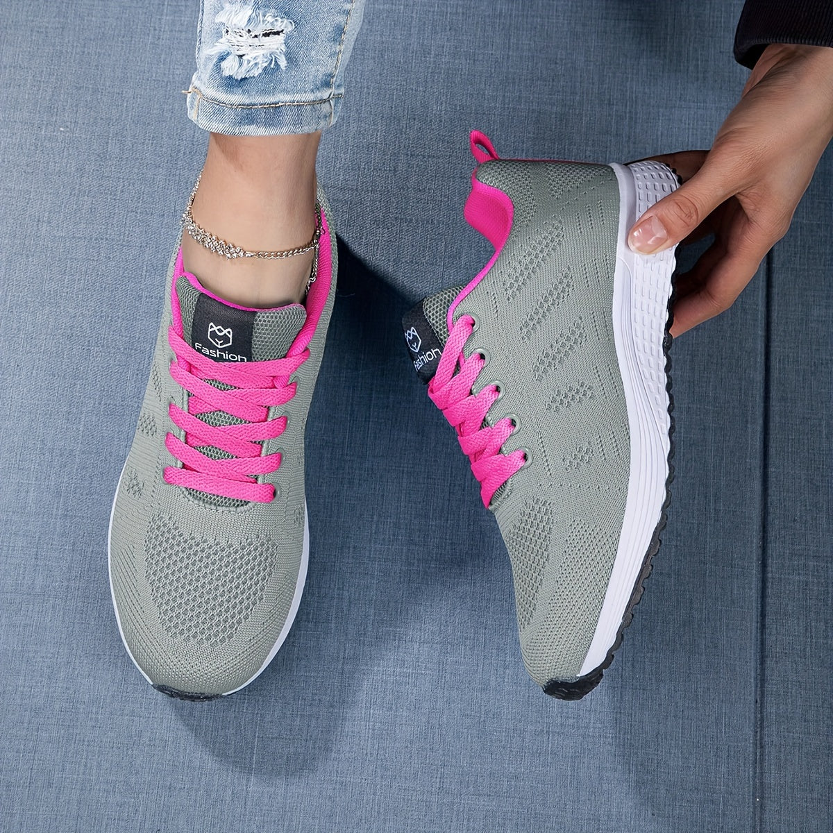 Women’s Sports Shoes – Soft Knit – Low Top – Lace-Up Fit
