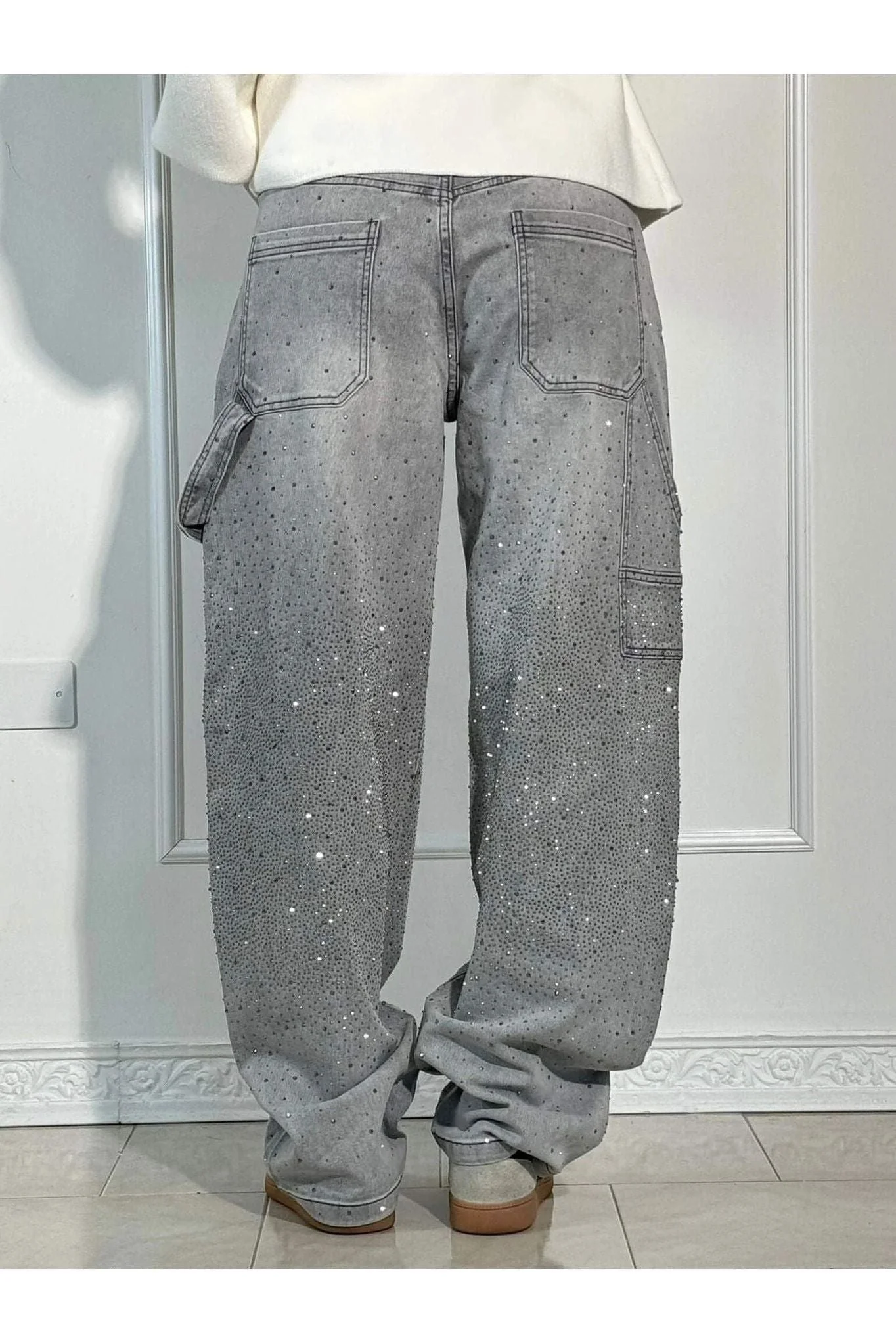 Women’s Jeans – High Waist – Wide Leg Fit – Rhinestone Detail – Utility Pockets