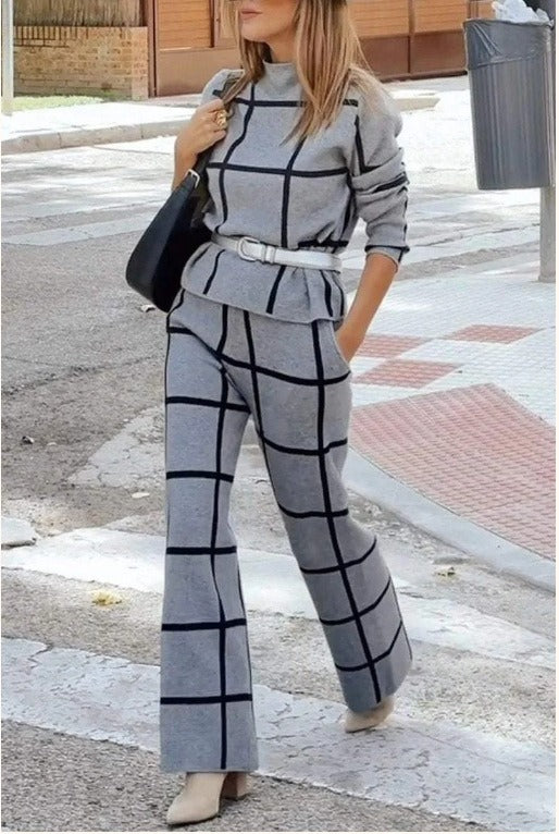 Women’s Knit Suit Set – Relaxed Fit – Plaid Pattern – Long Sleeve – Drawstring Waist