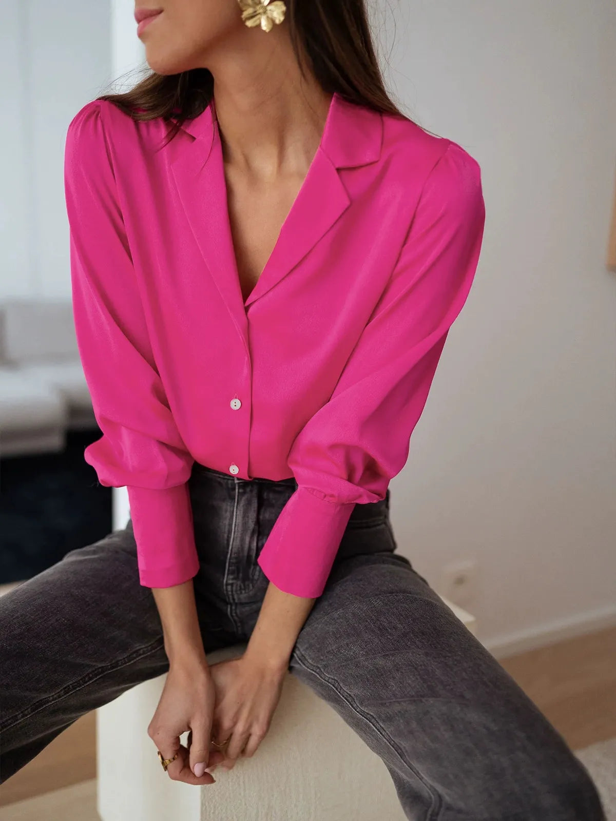 Women’s Blouse – Relaxed Fit – Silk Feel – Long Sleeve – Button Down – Spread Collar