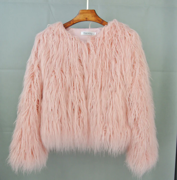 Women’s Short Jacket – Oversized Fit – Shaggy Faux Fur Texture – Casual Outerwear