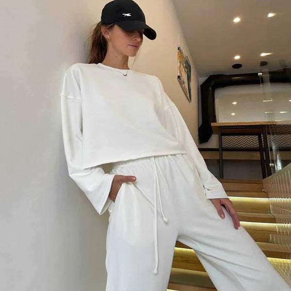 Women’s Athleisure Set – Relaxed Fit Cropped Top – Elastic Waist Pants – Cotton Blend