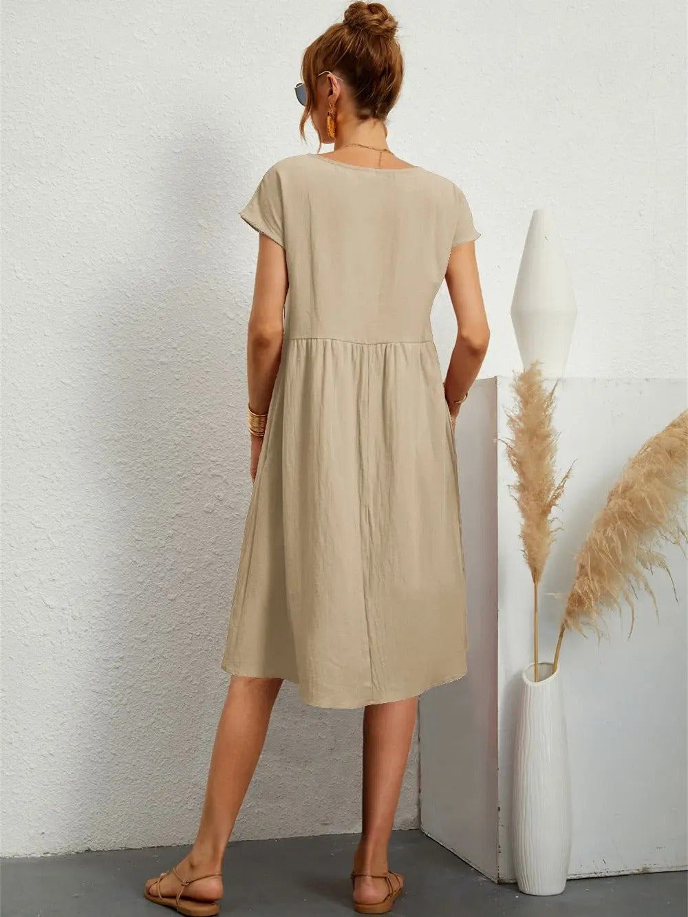 Women's Casual Dress - Knee Length - Short Sleeve - Flowy with Pockets