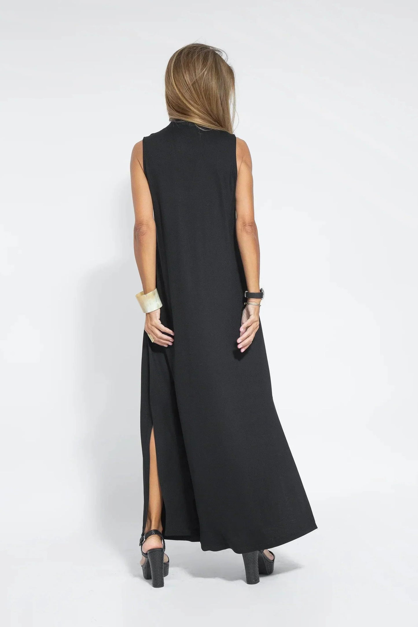 Women's Maxi Dress - Sleeveless A-Line - Lightweight Flowy V-Neck Elegant Fit
