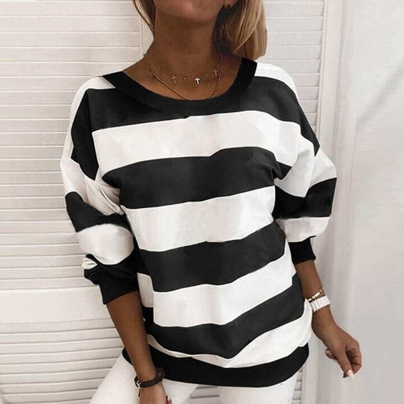 Women’s Oversized Sweater – Soft Knit – Striped Pattern – Round Neck – Long Sleeve