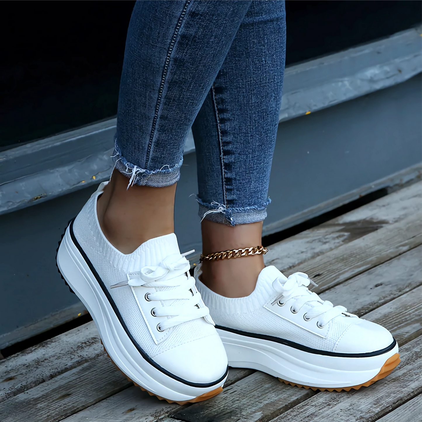 Women’s Sneakers – Platform Sole – Soft Knit Upper – Lace-Up – Casual Fit