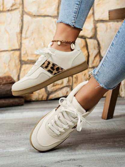 Women’s Low-Top Sneakers – Lace-Up – Print Detail – Rubber Sole Casual Fit