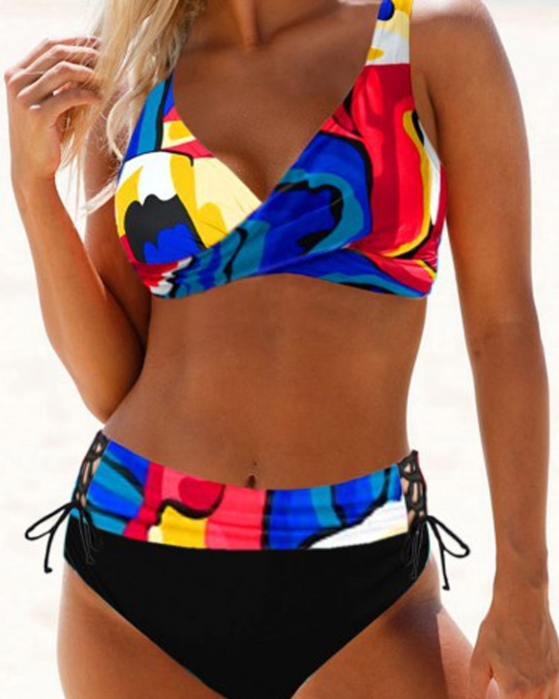 Women’s Bikini Set – Twist Front Top – Adjustable Tie Bottoms – Geometric Print