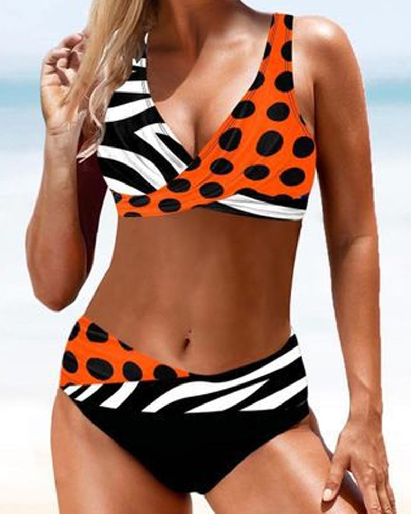 Women’s Bikini Set – Twist Front Top – Adjustable Tie Bottoms – Geometric Print