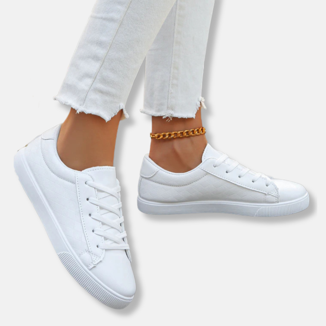 Women’s Sneakers – Low-Top – Lightweight – Lace-Up – Rubber Sole – Minimalist