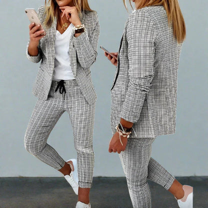 Women’s Blazer and Trousers Set - Soft Woven - Classic Checkered Pattern