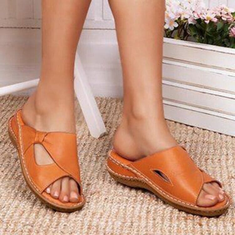 Women’s Sandals – Slip-On Flat Heel – Cross-Strap Design – Open Toe Casual Fit