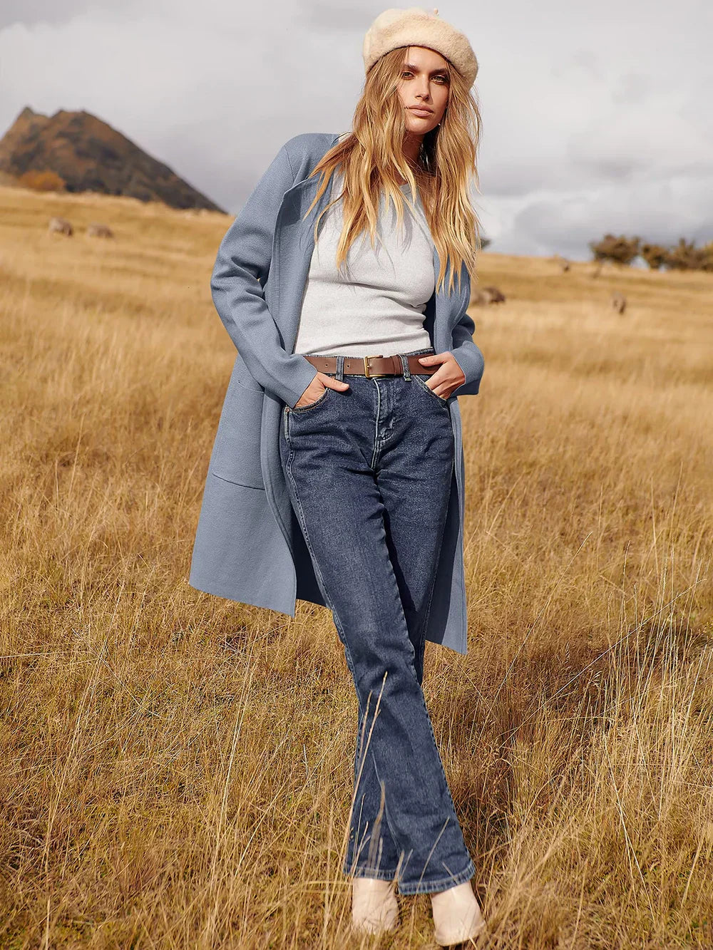 Women’s Coat – Wool Blend – Relaxed Fit – Knee Length – Wide Lapel – Minimalist Style