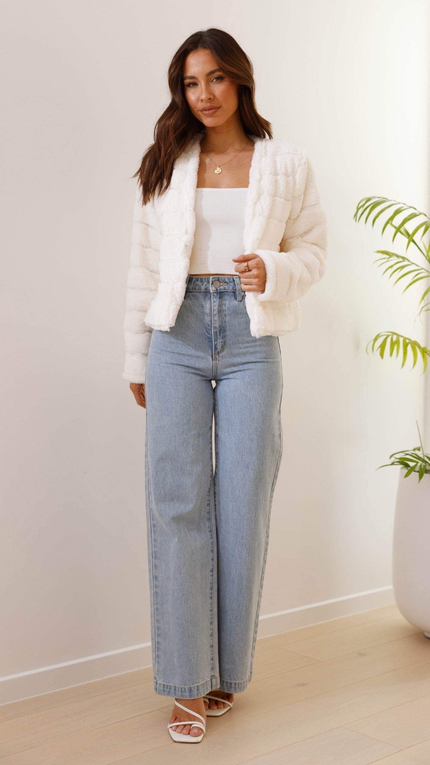 Women’s Crop Jacket – Quilted Texture – Open Front – Structured Fit