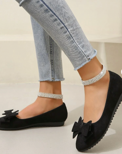 Women’s Ballet Flats – Suede Texture – Slip-On Fit – Bow Accent – Casual Comfort
