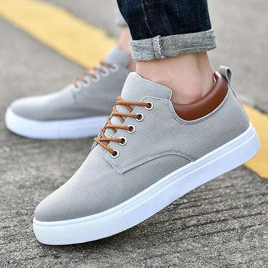 Men’s Low-Top Sneakers – Canvas Upper – Leather Heel – Casual Fit – Lace-Up
