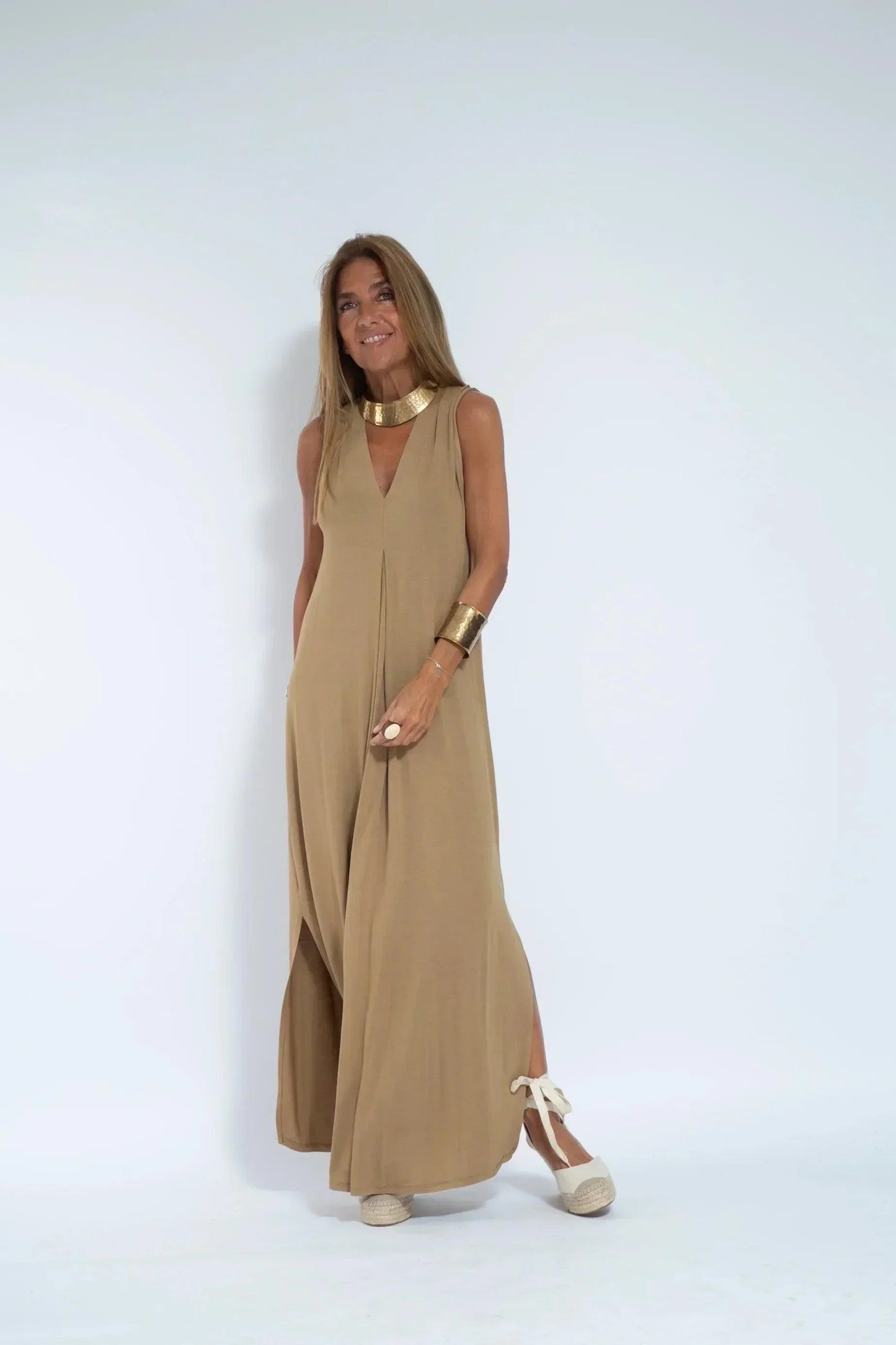 Women's Maxi Dress - Sleeveless A-Line - Lightweight Flowy V-Neck Elegant Fit