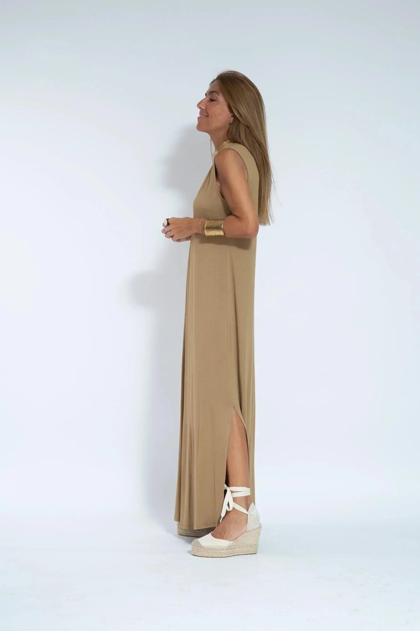 Women's Maxi Dress - Sleeveless A-Line - Lightweight Flowy V-Neck Elegant Fit