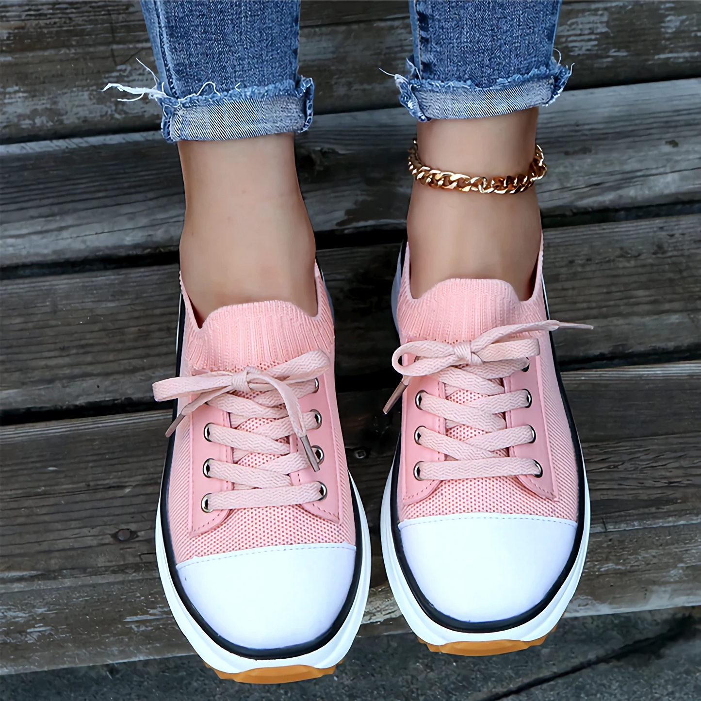 Women’s Sneakers – Platform Sole – Soft Knit Upper – Lace-Up – Casual Fit