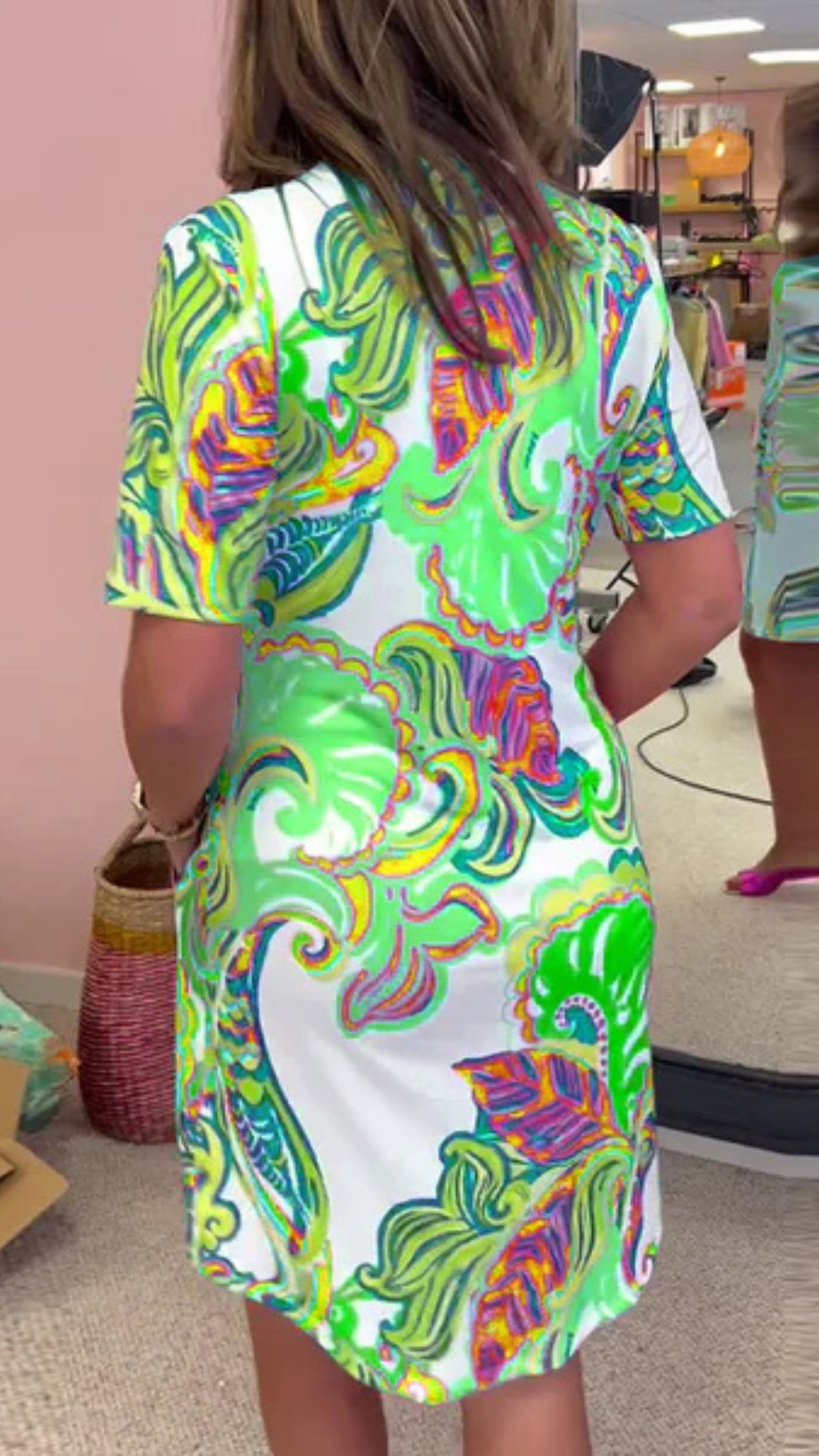 Women’s Knee-Length Dress – Relaxed Fit – Short Sleeve – Breathable Blend – Tropical Print