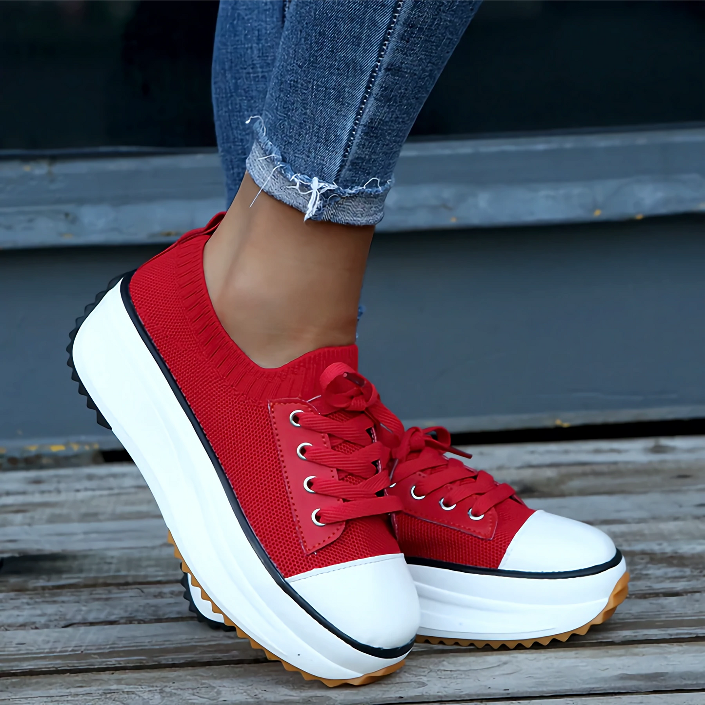 Women’s Sneakers – Platform Sole – Soft Knit Upper – Lace-Up – Casual Fit